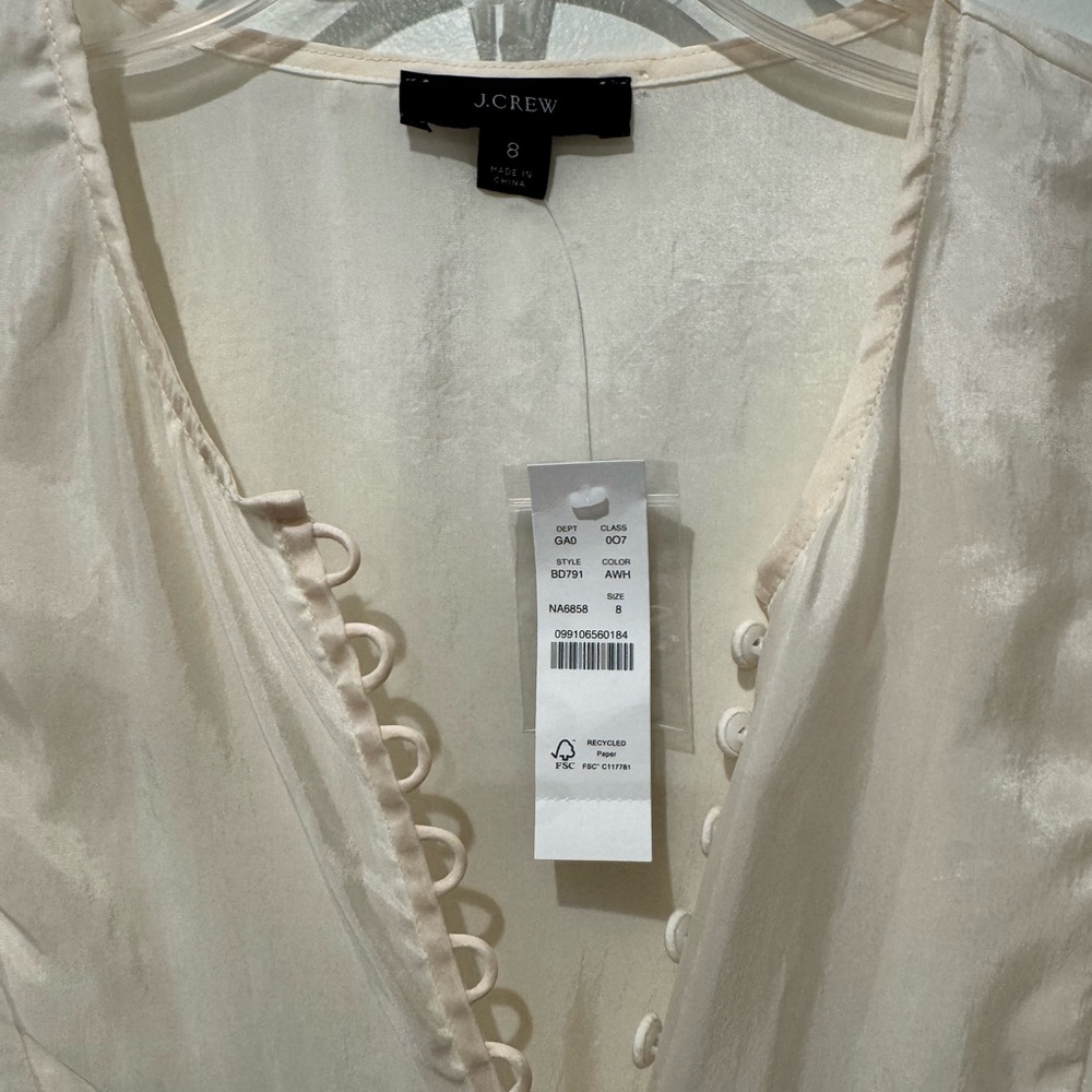 J. Crew Eco Cupro-Blend Covered Button Top Womens Size 8 - NWT - Picture 5 of 5